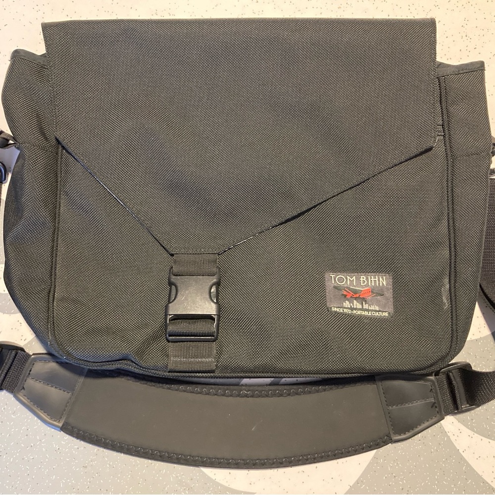 Tom Bihn Maker’s Bag with Absolute Shoulder Strap